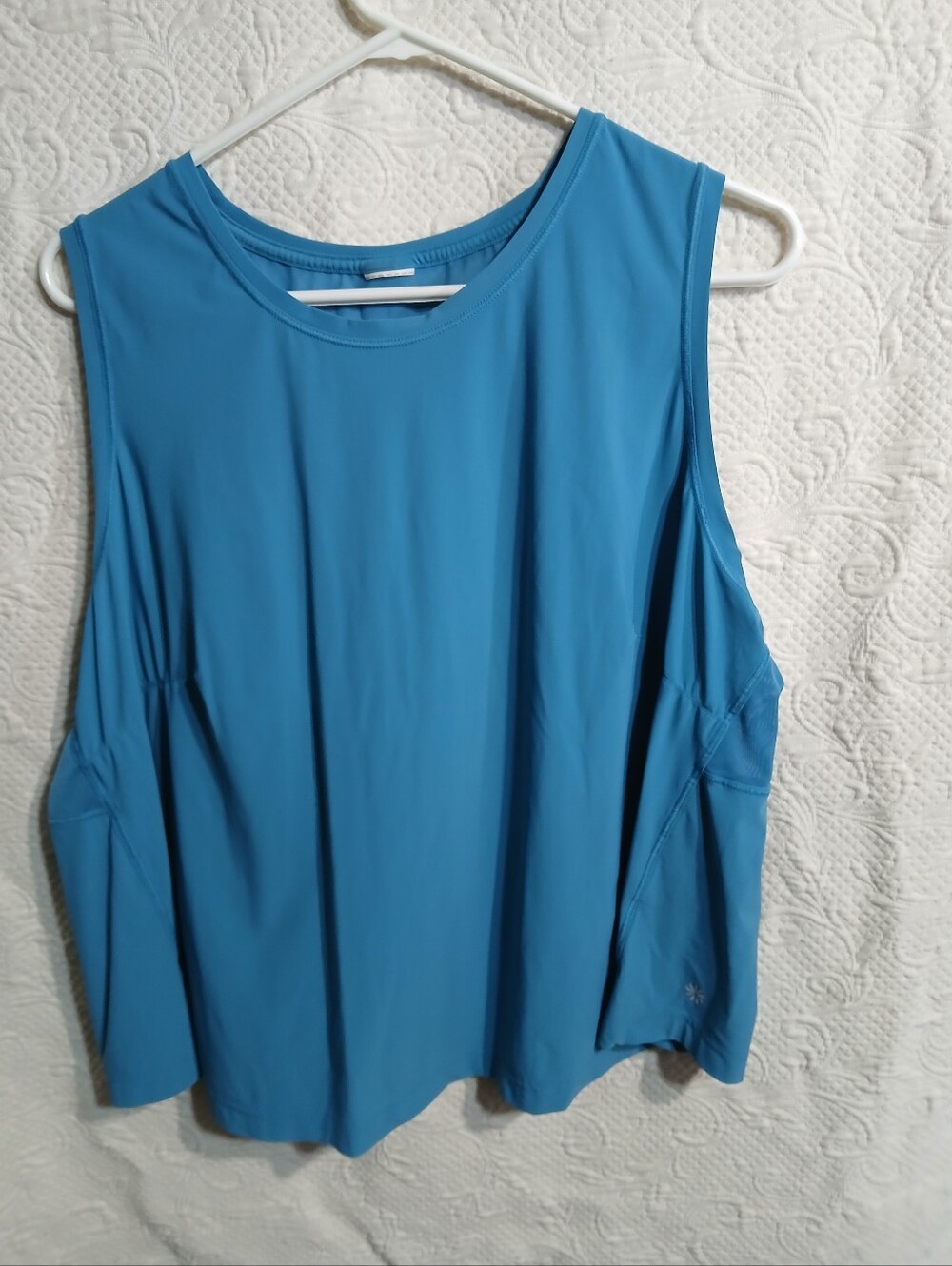 Athleta Ultimate Muscle Tank Pacific Blue Relaxed Crop Top Quick Dry Size  XL